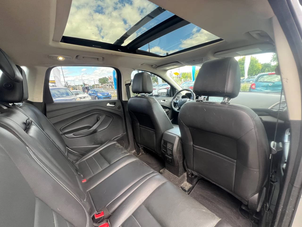 2016 Ford Escape Titanium**SAAQ CERTIFIEE**AWD**Toit Ouvrant Panaromique**ANGLE MORT**CamÉra de Recul**SIEGES EN CUIR**Navigation**SIEGES CHAUFFANTS**dÉmarrage À distance**MAGS** Main Image