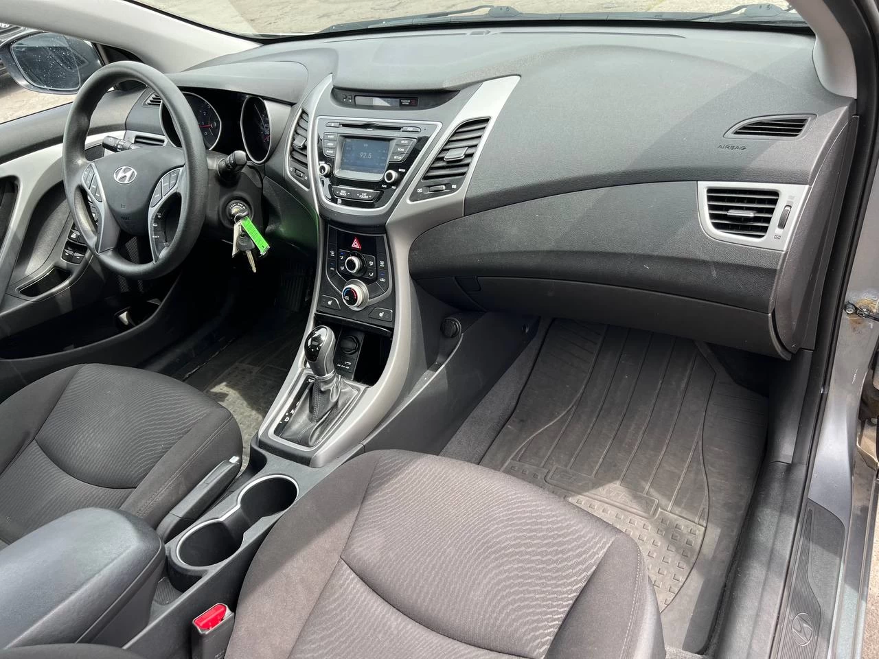 2016 Hyundai Elantra Sport Appearance**SAAQ CERTIFIEE**Toit Ouvrant**CAMERA DE RECULE**SIEGES CHAUFFANTS**MAGS** Main Image