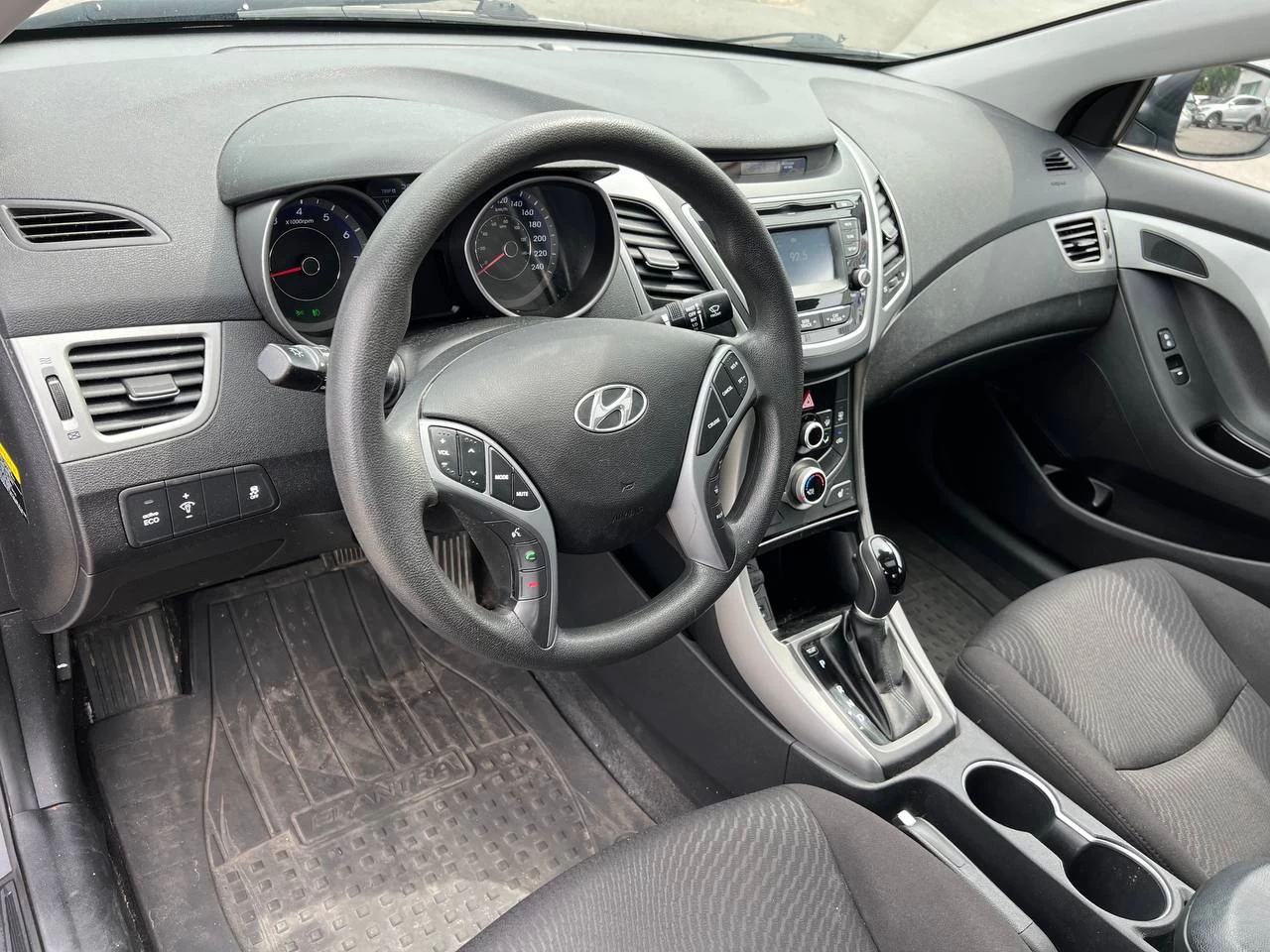 2016 Hyundai Elantra Sport Appearance**SAAQ CERTIFIEE**Toit Ouvrant**CAMERA DE RECULE**SIEGES CHAUFFANTS**MAGS** Main Image