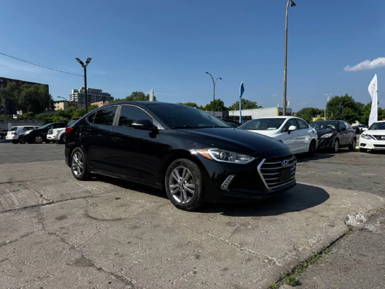 2017 Hyundai Elantra GL**SAAQ CERTIFIEE**CAR PLAY**SIEGES CHAUFFANTS**VOLANT CHAUFFANTS**MAGS**CAMERA DE RECULE**ANGLE MORT** Main Image