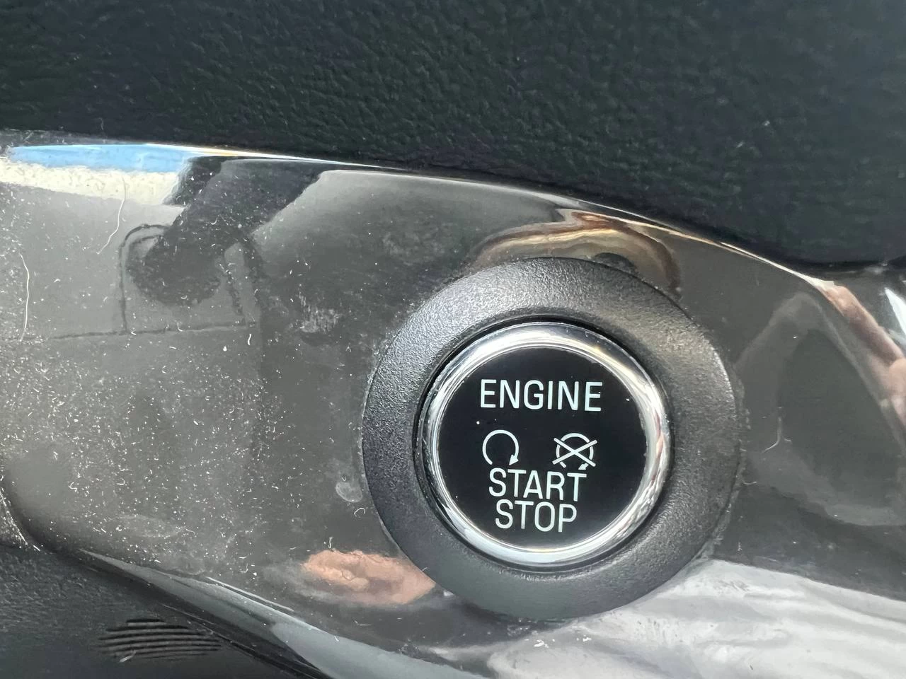 2016 Ford Escape Titanium**SAAQ CERTIFIEE**AWD**Toit Ouvrant Panaromique**ANGLE MORT**CamÉra de Recul**SIEGES EN CUIR**Navigation**SIEGES CHAUFFANTS**dÉmarrage À distance**MAGS** Main Image