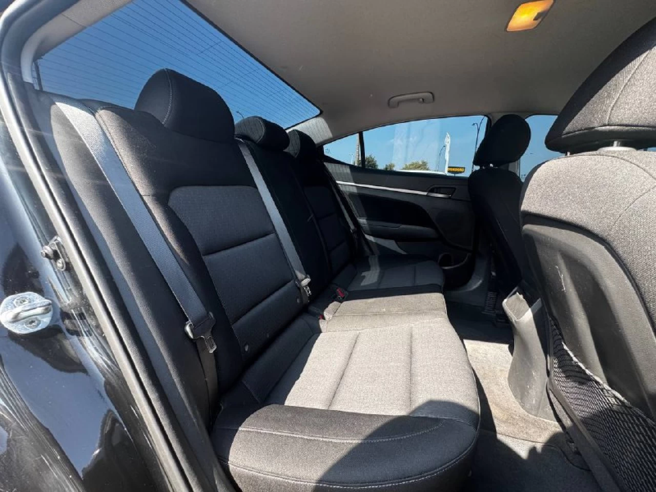2017 Hyundai Elantra GL**SAAQ CERTIFIEE**CAR PLAY**SIEGES CHAUFFANTS**VOLANT CHAUFFANTS**MAGS**CAMERA DE RECULE**ANGLE MORT** Main Image