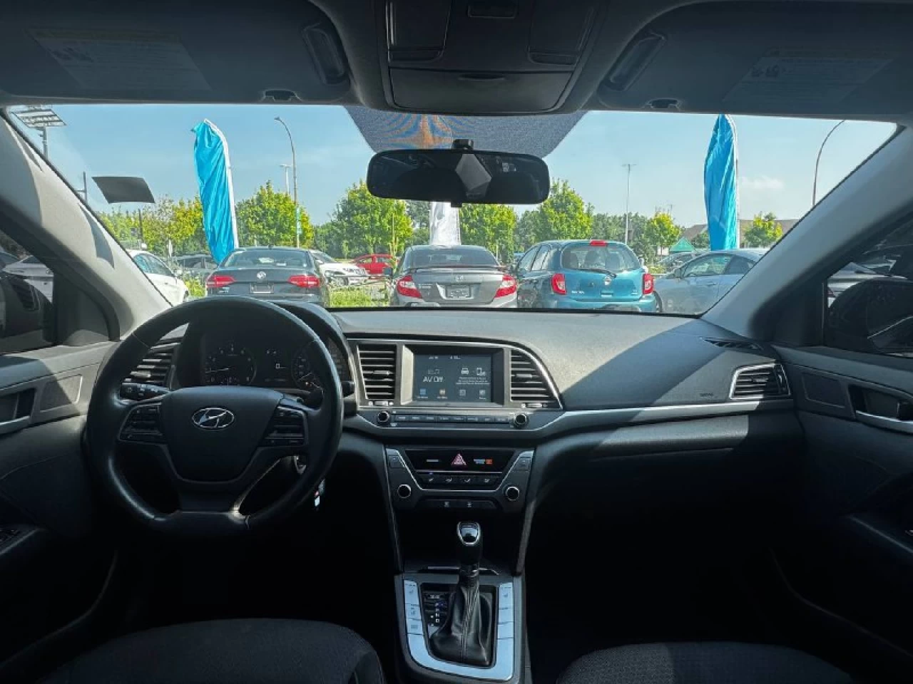 2017 Hyundai Elantra GL**SAAQ CERTIFIEE**CAR PLAY**SIEGES CHAUFFANTS**VOLANT CHAUFFANTS**MAGS**CAMERA DE RECULE**ANGLE MORT** Main Image