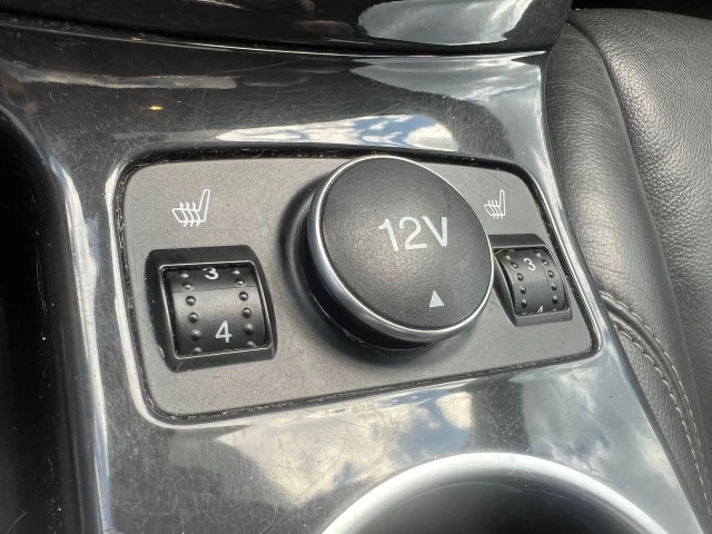 Ford Escape Titanium**SAAQ CERTIFIEE**AWD**Toit Ouvrant Panaromique**ANGLE MORT**Caméra de Recul**SIEGES EN CUIR**Navigation**SIEGES CHAUFFANTS**démarrage à distance**MAGS** 2016