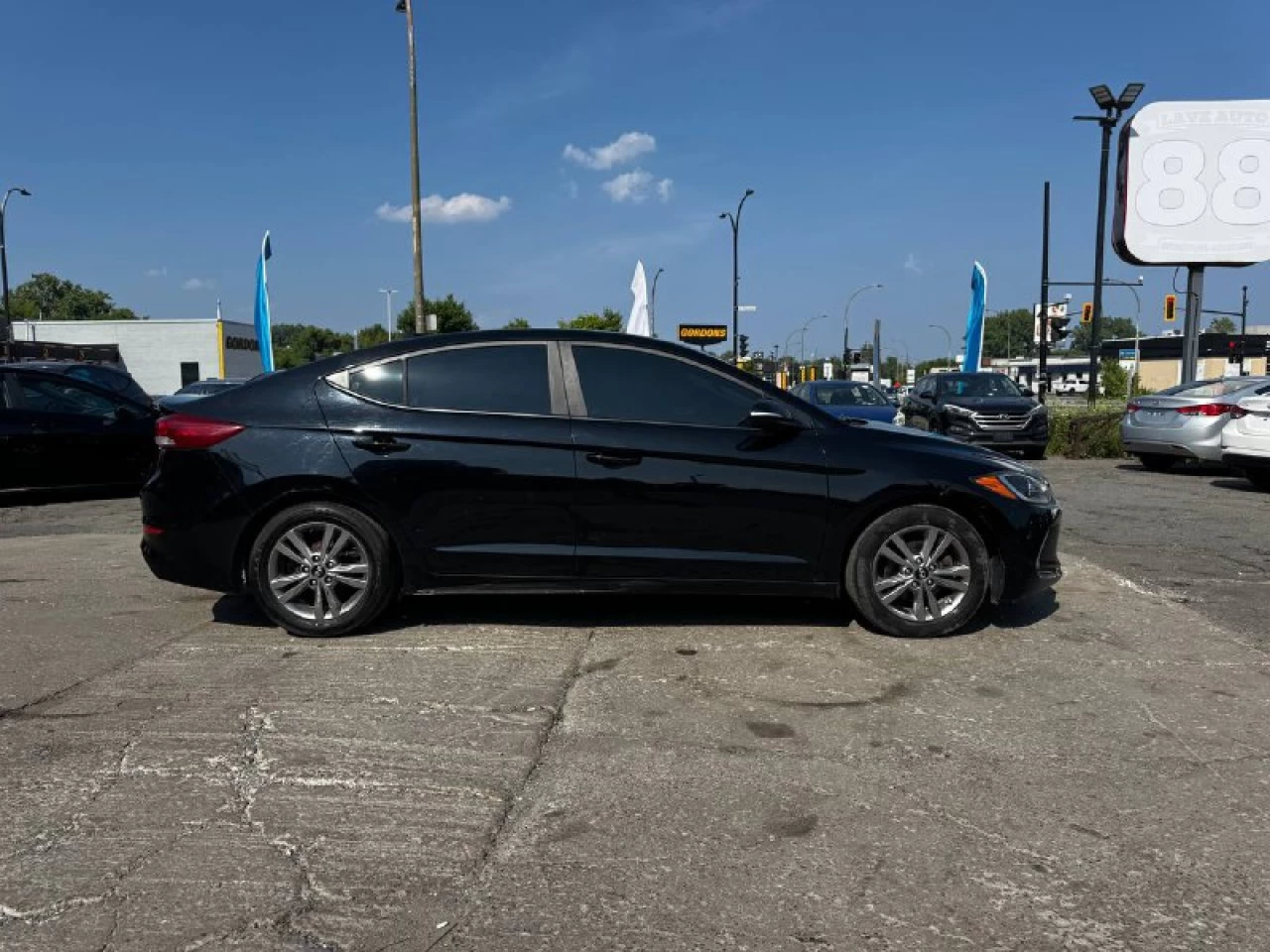 2017 Hyundai Elantra GL**SAAQ CERTIFIEE**CAR PLAY**SIEGES CHAUFFANTS**VOLANT CHAUFFANTS**MAGS**CAMERA DE RECULE**ANGLE MORT** Main Image