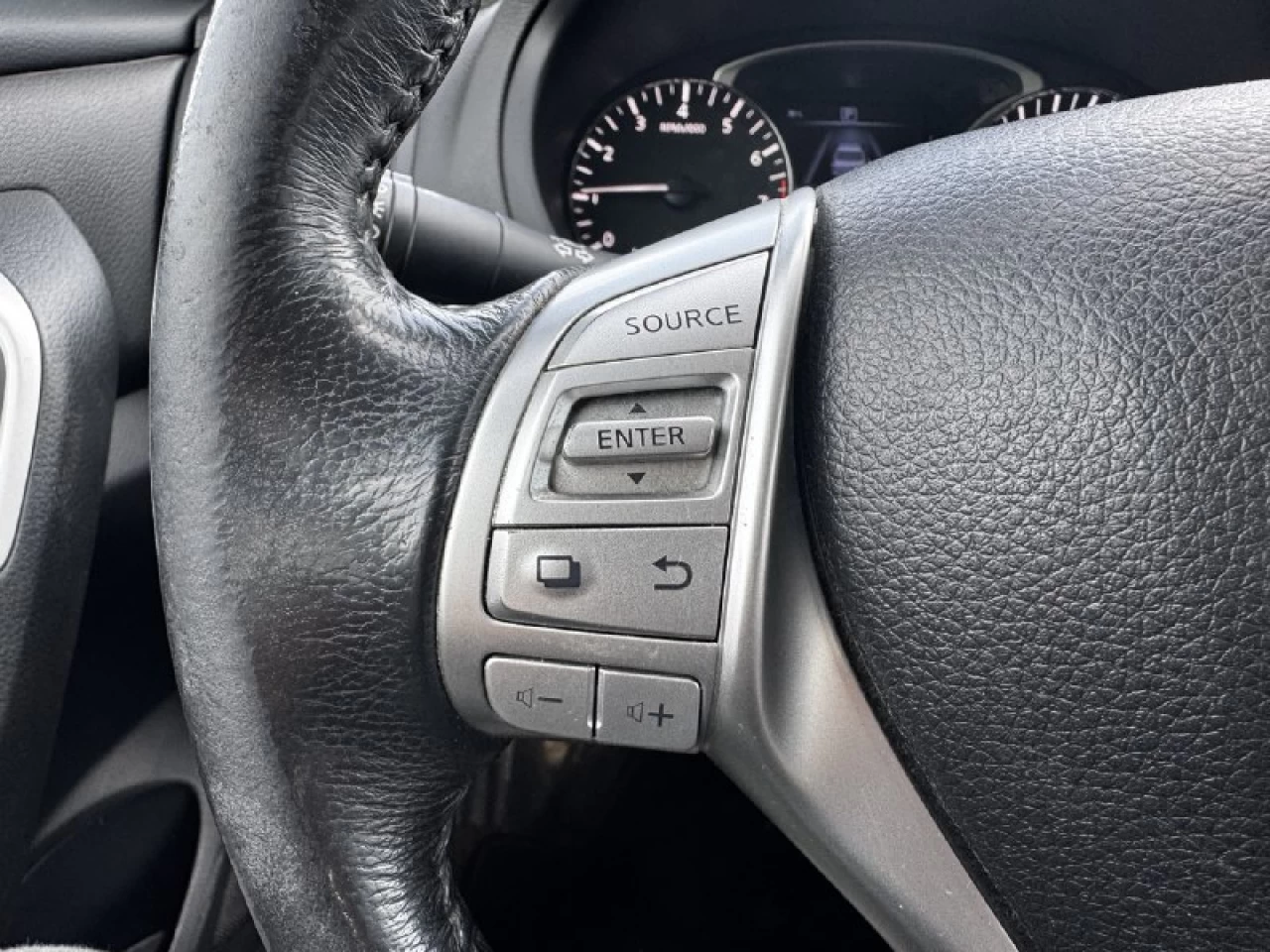 2016 Nissan Altima 2.5**CAMERA DE RECULE**ALERTE ANGLE MORT**SIEGES CHAUFFANTS**MAGS**PUSH TO START** Main Image