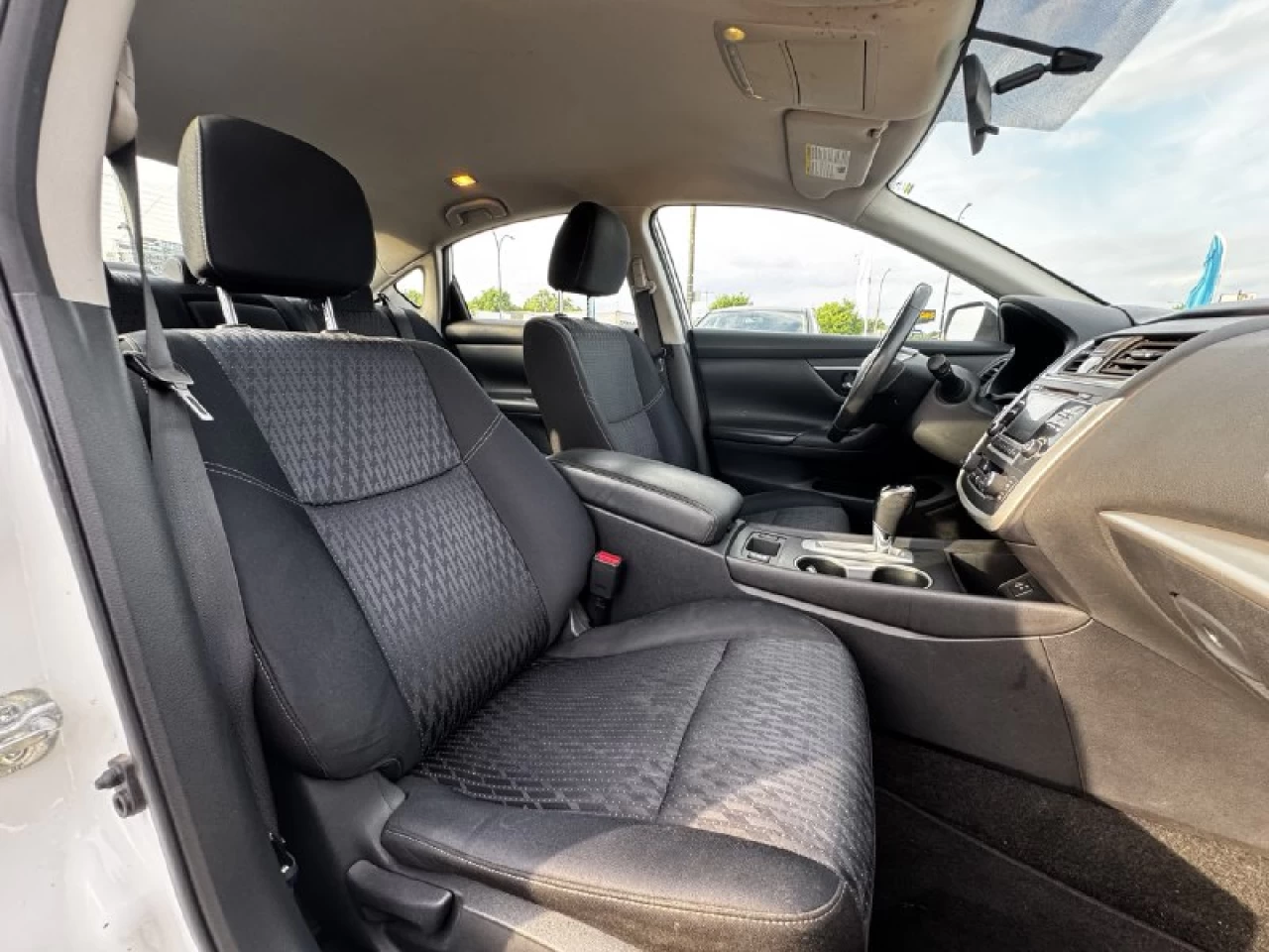 2016 Nissan Altima 2.5**CAMERA DE RECULE**ALERTE ANGLE MORT**SIEGES CHAUFFANTS**MAGS**PUSH TO START** Main Image