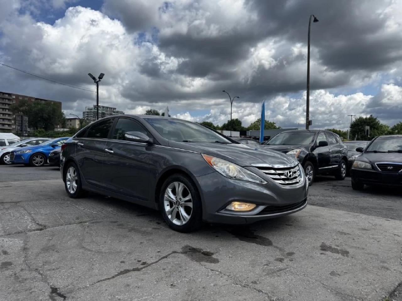 2011 Hyundai Sonata Limited**Un Proprietaire**CUIR**TOIT OUVRANT**SIEGES CHAUFFNATS**MAGS** Main Image