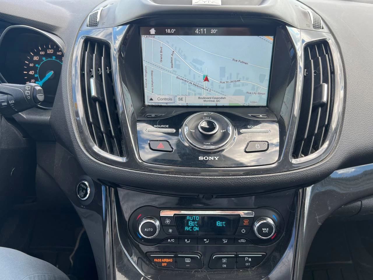 2016 Ford Escape Titanium**SAAQ CERTIFIEE**AWD**Toit Ouvrant Panaromique**ANGLE MORT**CamÉra de Recul**SIEGES EN CUIR**Navigation**SIEGES CHAUFFANTS**dÉmarrage À distance**MAGS** Main Image