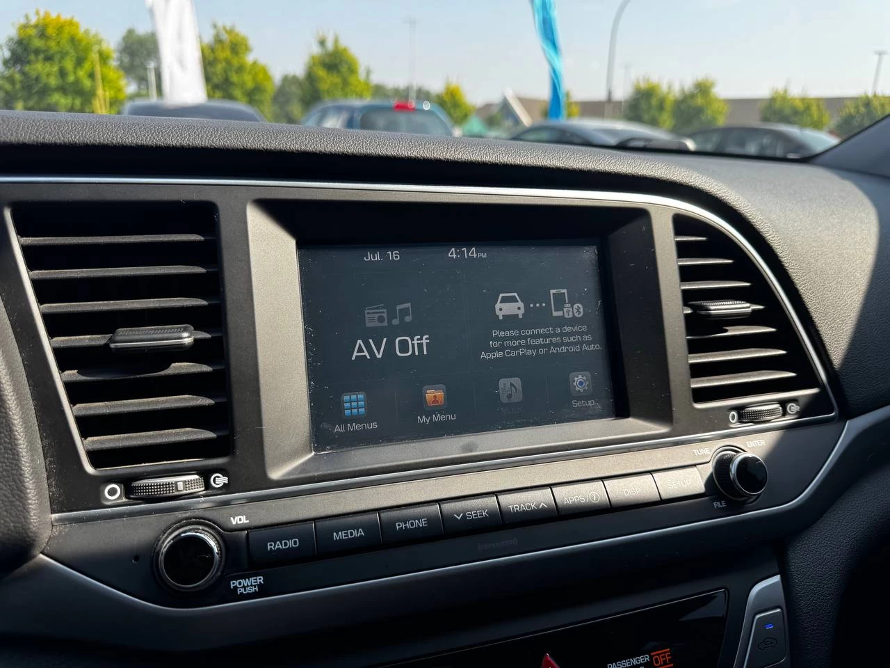 2017 Hyundai Elantra GL**SAAQ CERTIFIEE**CAR PLAY**SIEGES CHAUFFANTS**VOLANT CHAUFFANTS**MAGS**CAMERA DE RECULE**ANGLE MORT** Main Image