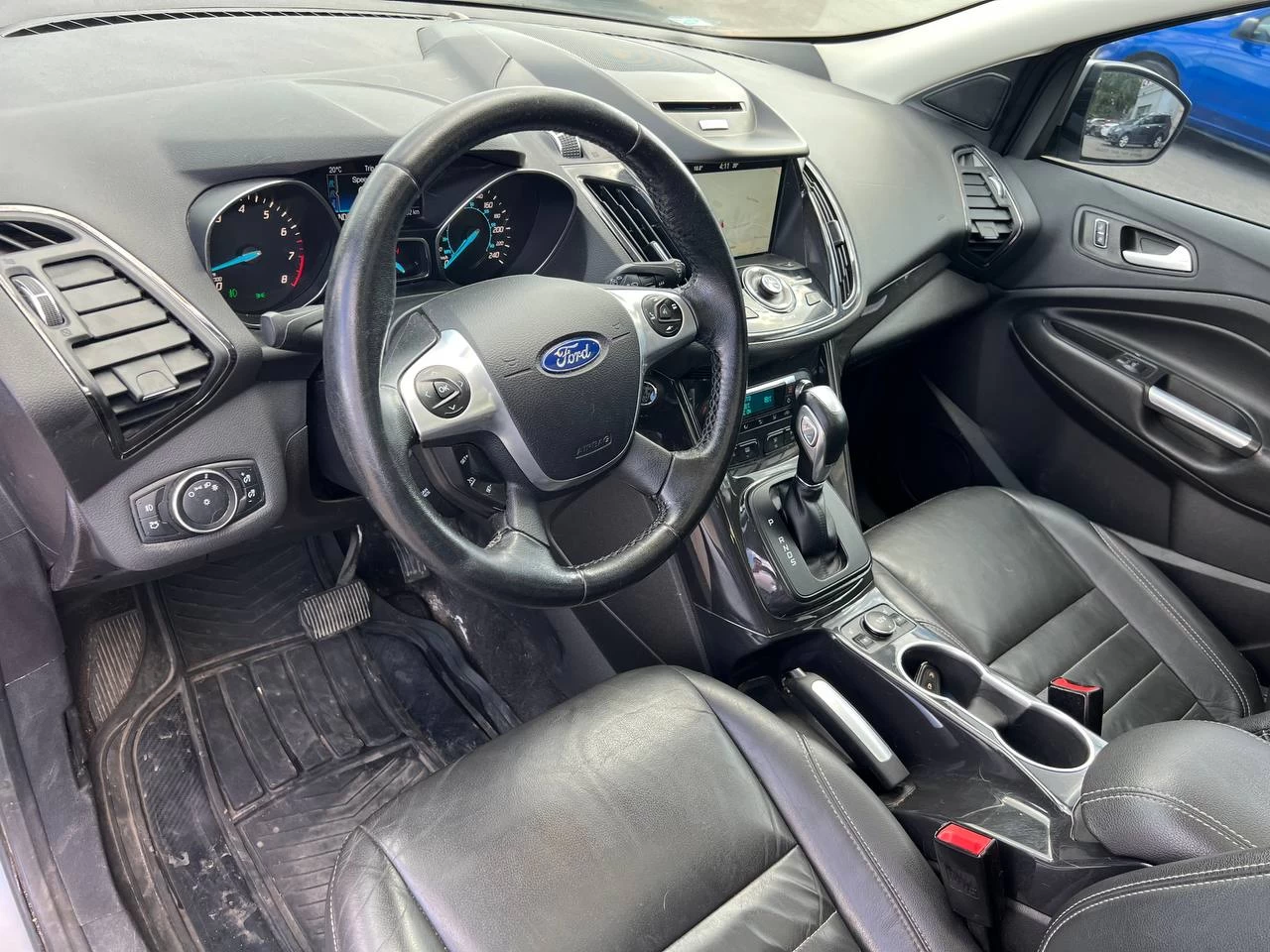 2016 Ford Escape Titanium**SAAQ CERTIFIEE**AWD**Toit Ouvrant Panaromique**ANGLE MORT**CamÉra de Recul**SIEGES EN CUIR**Navigation**SIEGES CHAUFFANTS**dÉmarrage À distance**MAGS** Main Image