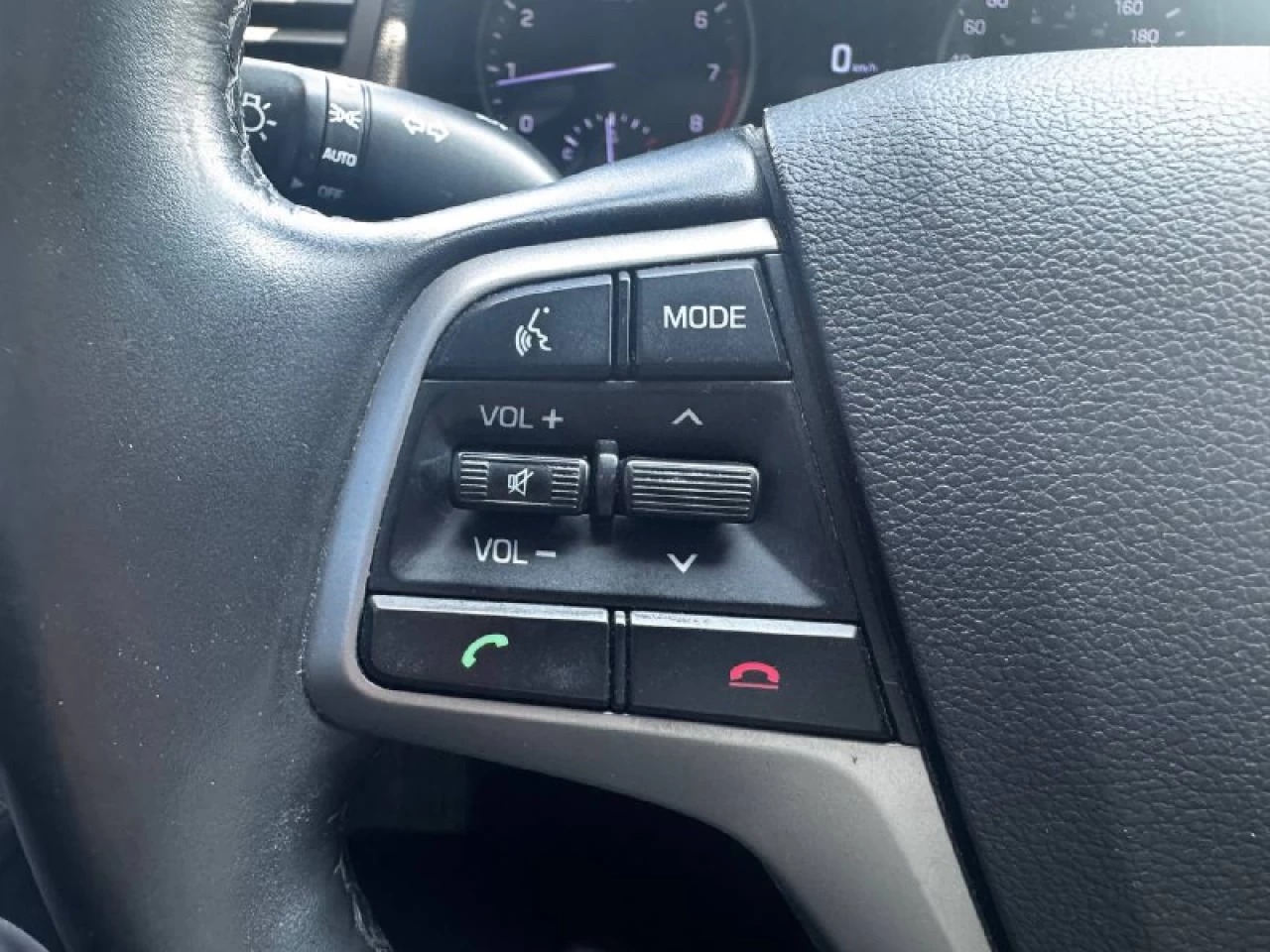 2017 Hyundai Elantra GL**SAAQ CERTIFIEE**CAR PLAY**SIEGES CHAUFFANTS**VOLANT CHAUFFANTS**MAGS**CAMERA DE RECULE**ANGLE MORT** Main Image
