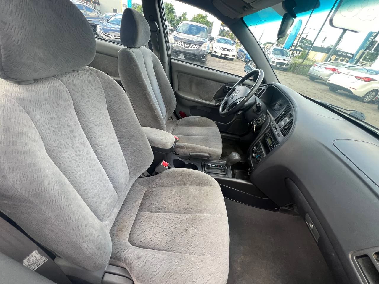2004 Hyundai Elantra VE**Climatiseur**RÉgulateur de vitesse**Bas Kilometrage** Main Image