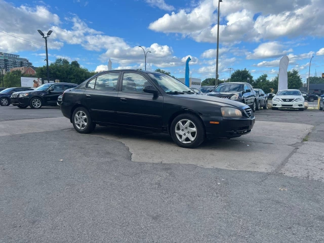 Hyundai Elantra VE**Climatiseur**Régulateur de vitesse**Bas Kilometrage** 2004