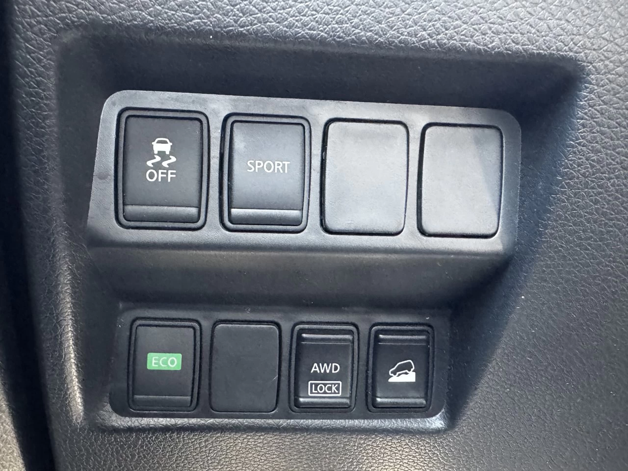 2016 Nissan Rogue SV**AWD**CAMERA DE RECULE**SIEGES CHAUFFNATS**MAGS**SIEGES ELECTRIC** Main Image