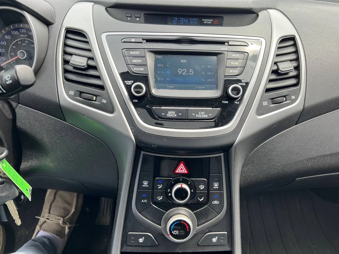 2016 Hyundai Elantra Sport Appearance**SAAQ CERTIFIEE**Toit Ouvrant**CAMERA DE RECULE**SIEGES CHAUFFANTS**MAGS** Main Image