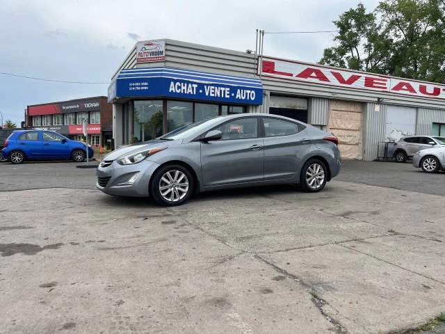 Hyundai Elantra Sport Appearance**SAAQ CERTIFIEE**Toit Ouvrant**CAMERA DE RECULE**SIEGES CHAUFFANTS**MAGS** 2016