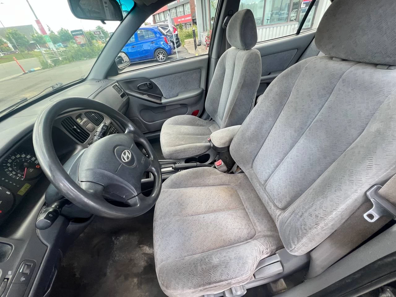 2004 Hyundai Elantra VE**Climatiseur**RÉgulateur de vitesse**Bas Kilometrage** Main Image