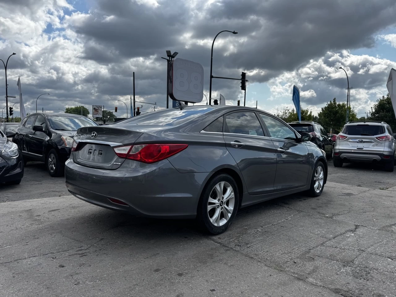 2011 Hyundai Sonata Limited**Un Proprietaire**CUIR**TOIT OUVRANT**SIEGES CHAUFFNATS**MAGS** Main Image