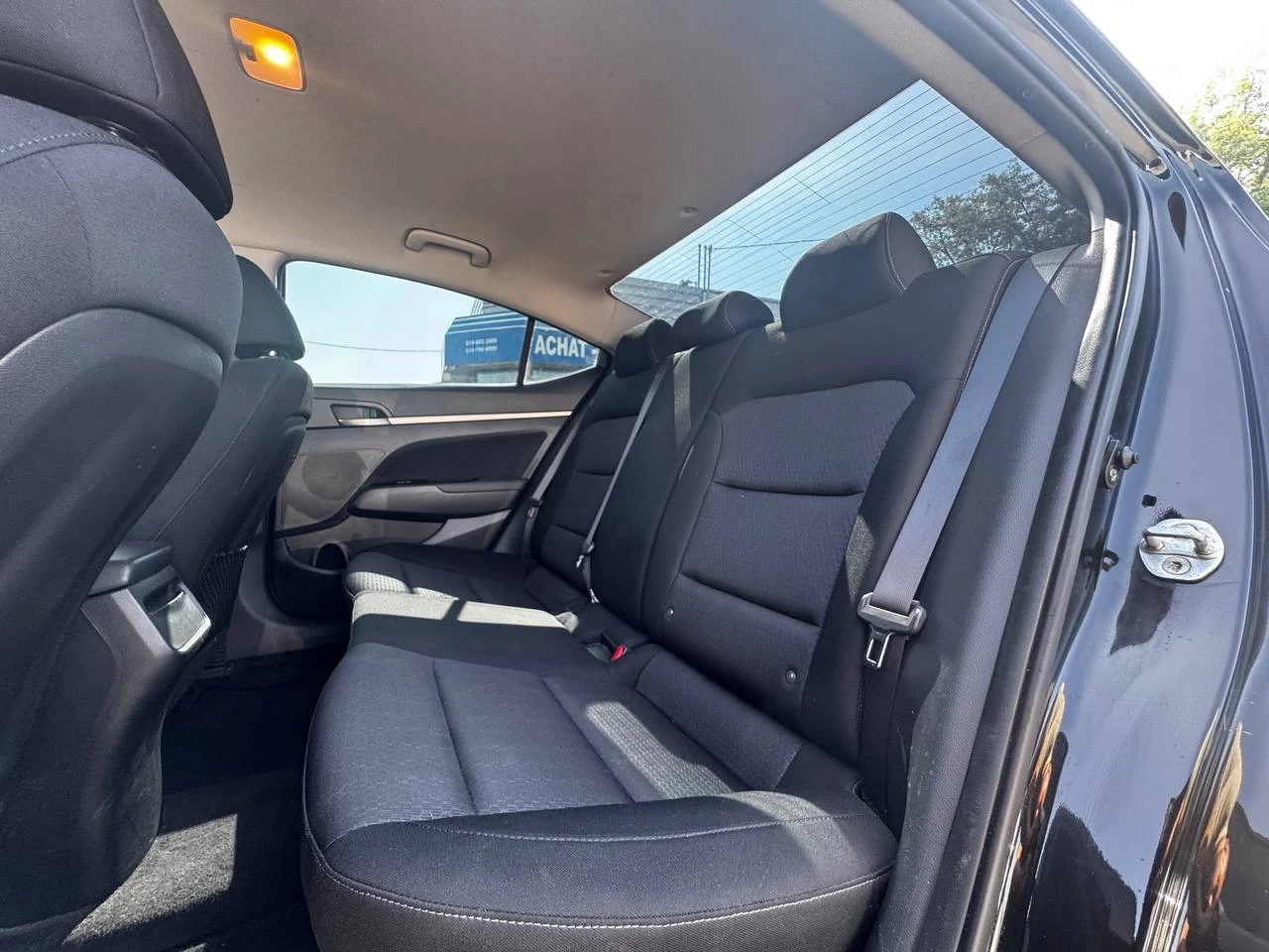 2017 Hyundai Elantra GL**SAAQ CERTIFIEE**CAR PLAY**SIEGES CHAUFFANTS**VOLANT CHAUFFANTS**MAGS**CAMERA DE RECULE**ANGLE MORT** Main Image