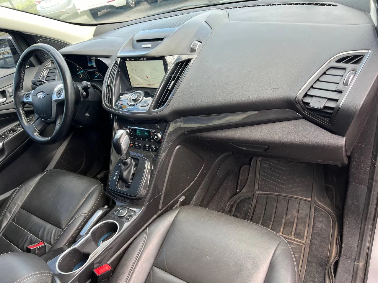 2016 Ford Escape Titanium**SAAQ CERTIFIEE**AWD**Toit Ouvrant Panaromique**ANGLE MORT**CamÉra de Recul**SIEGES EN CUIR**Navigation**SIEGES CHAUFFANTS**dÉmarrage À distance**MAGS** Main Image