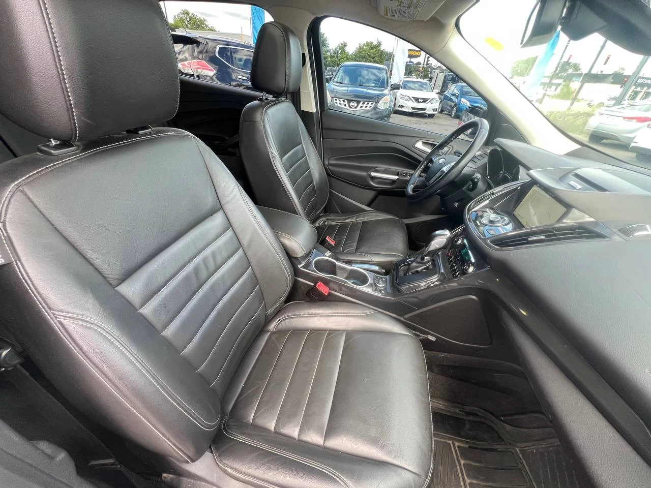 2016 Ford Escape Titanium**SAAQ CERTIFIEE**AWD**Toit Ouvrant Panaromique**ANGLE MORT**CamÉra de Recul**SIEGES EN CUIR**Navigation**SIEGES CHAUFFANTS**dÉmarrage À distance**MAGS** Main Image