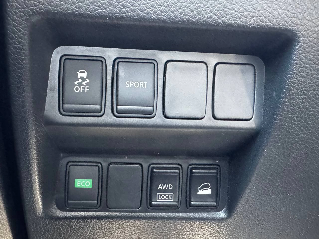 2016 Nissan Rogue SV**AWD**CAMERA DE RECULE**SIEGES CHAUFFNATS**MAGS**SIEGES ELECTRIC** Main Image