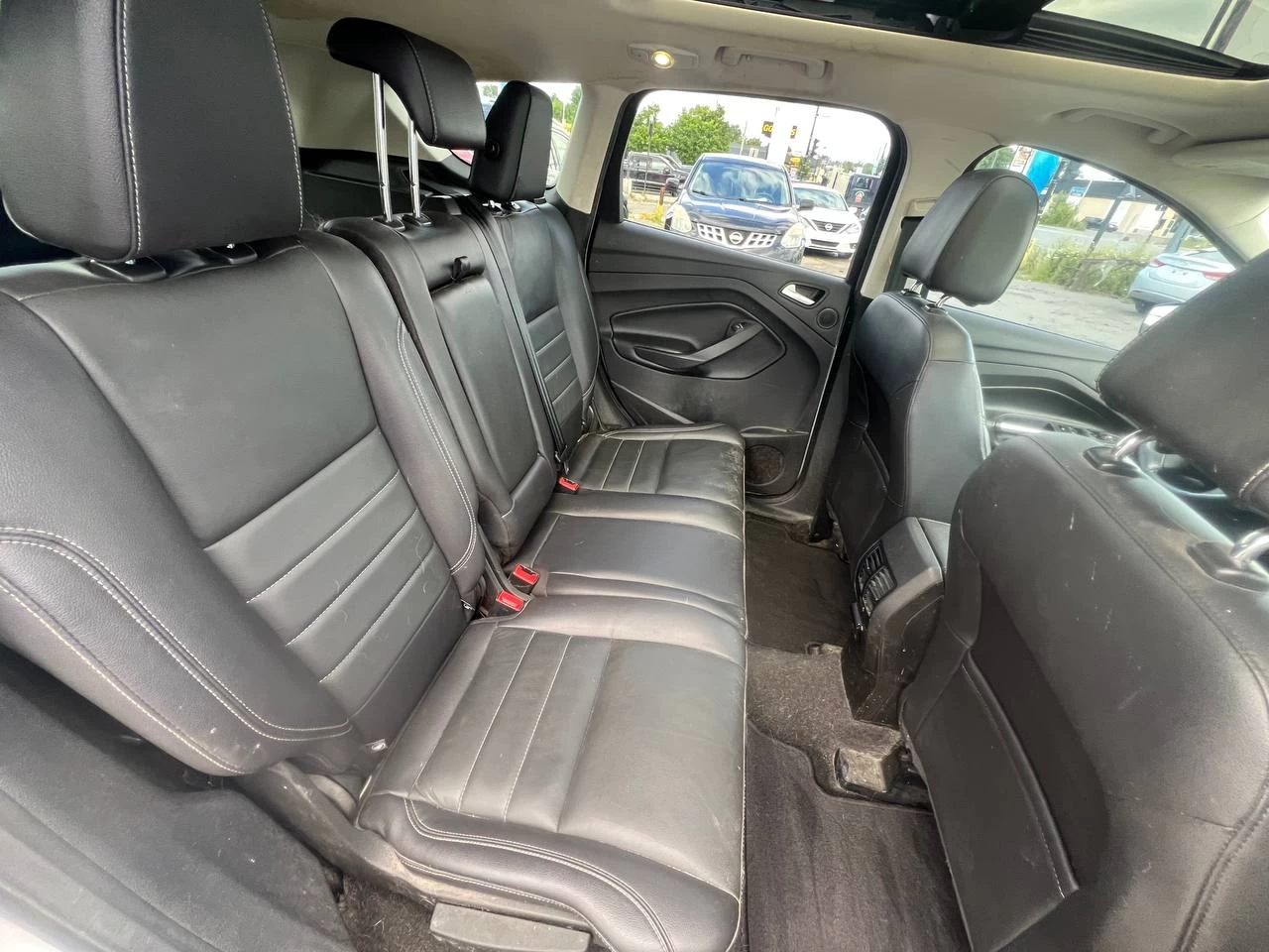 2016 Ford Escape Titanium**SAAQ CERTIFIEE**AWD**Toit Ouvrant Panaromique**ANGLE MORT**CamÉra de Recul**SIEGES EN CUIR**Navigation**SIEGES CHAUFFANTS**dÉmarrage À distance**MAGS** Main Image