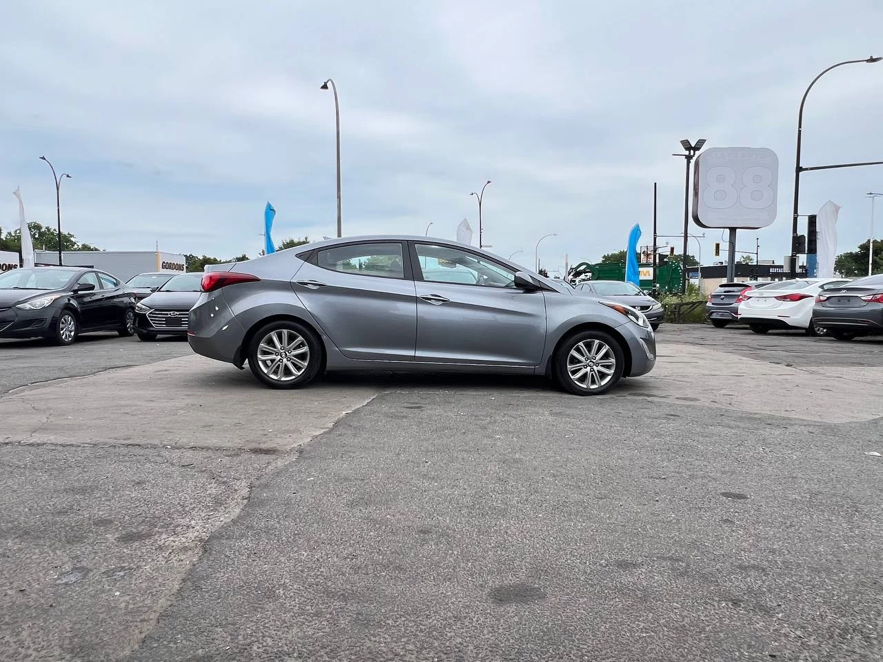 2016 Hyundai Elantra Sport Appearance**SAAQ CERTIFIEE**Toit Ouvrant**CAMERA DE RECULE**SIEGES CHAUFFANTS**MAGS** Main Image