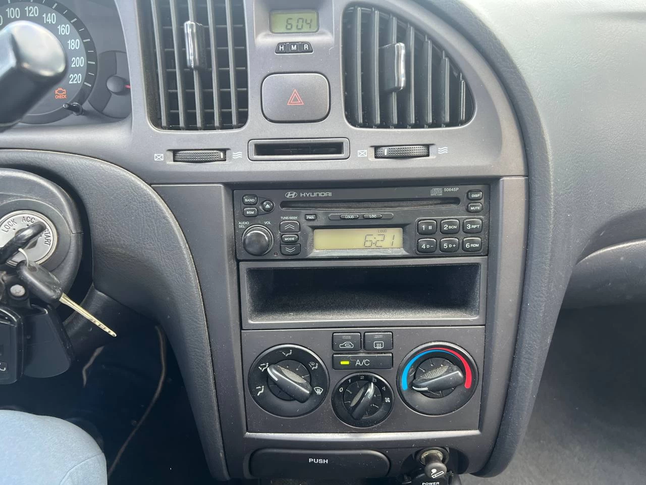 2004 Hyundai Elantra VE**Climatiseur**RÉgulateur de vitesse**Bas Kilometrage** Main Image