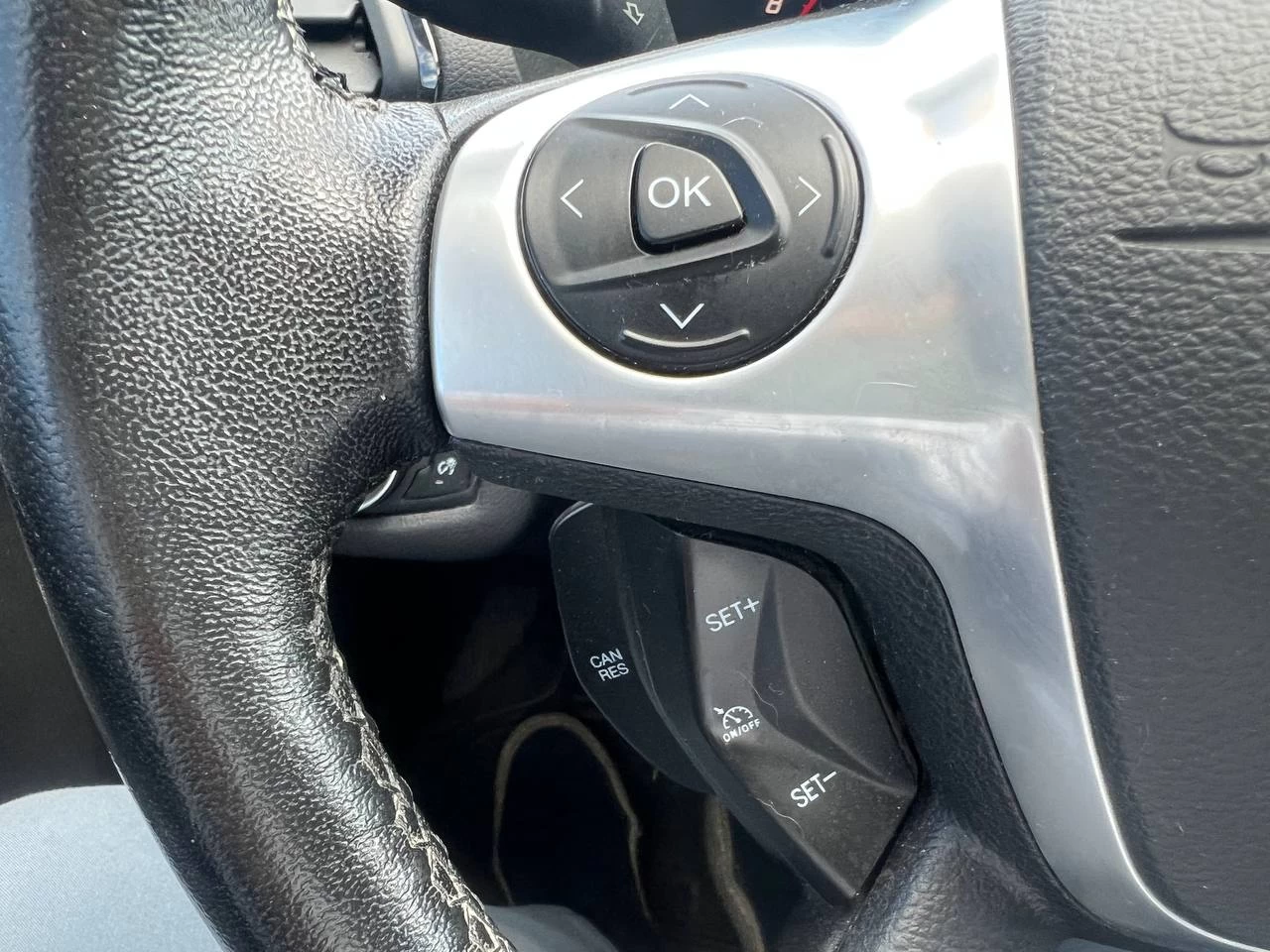 2016 Ford Escape Titanium**SAAQ CERTIFIEE**AWD**Toit Ouvrant Panaromique**ANGLE MORT**CamÉra de Recul**SIEGES EN CUIR**Navigation**SIEGES CHAUFFANTS**dÉmarrage À distance**MAGS** Main Image