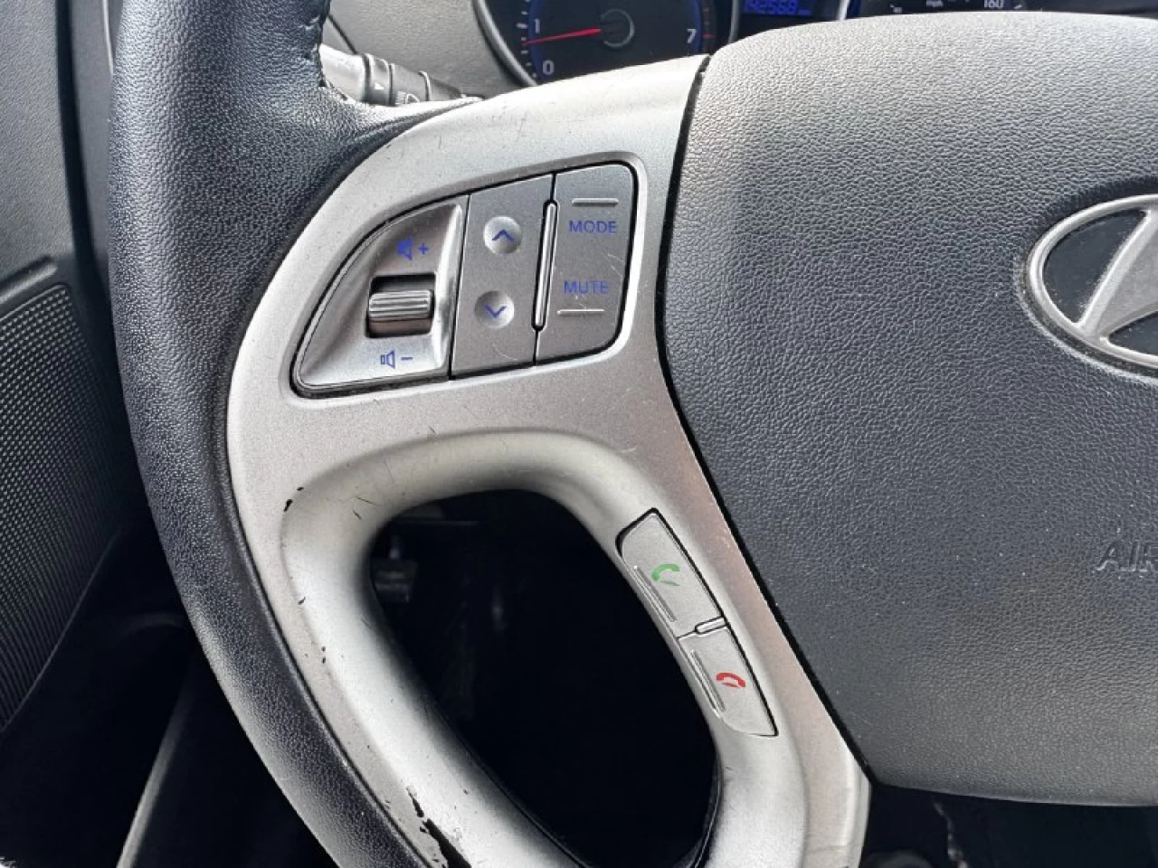 2013 Hyundai Tucson GLS**SAAQ CERTIFIEE**AWD**CUIR**SIEGES CHAUFFNATS**MAGS** Main Image