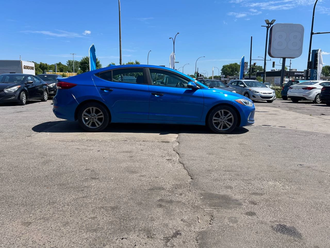 2017 Hyundai Elantra GL**SIEGES CHAUFFANTS**VOLANT CHAUFFANTS**MAGS**CAMERA DE RECULE**ANGLE MORT** Main Image