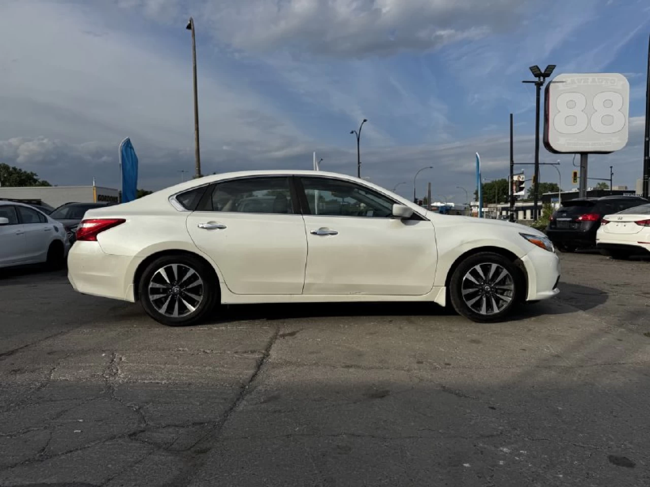 2016 Nissan Altima 2.5**CAMERA DE RECULE**ALERTE ANGLE MORT**SIEGES CHAUFFANTS**MAGS**PUSH TO START** Main Image