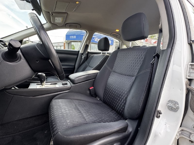 2016 Nissan Altima 2.5**CAMERA DE RECULE**ALERTE ANGLE MORT**SIEGES CHAUFFANTS**MAGS**PUSH TO START** Main Image