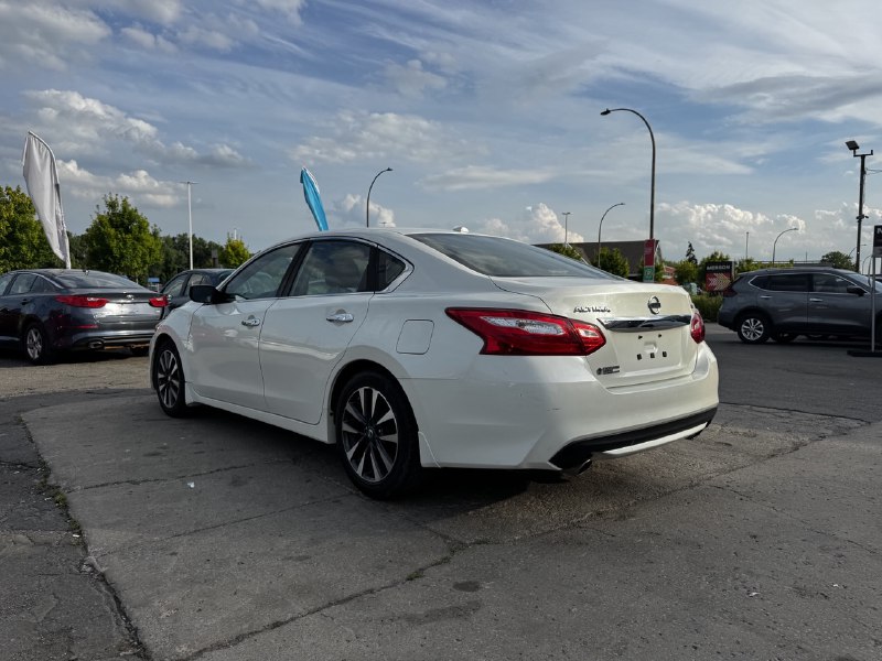 2016 Nissan Altima 2.5**CAMERA DE RECULE**ALERTE ANGLE MORT**SIEGES CHAUFFANTS**MAGS**PUSH TO START** Main Image