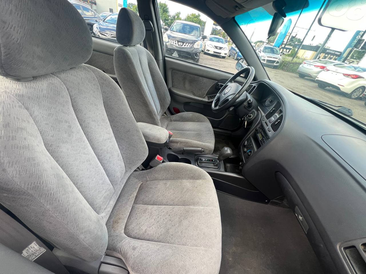 2004 Hyundai Elantra VE**Climatiseur**RÉgulateur de vitesse**Bas Kilometrage** Main Image