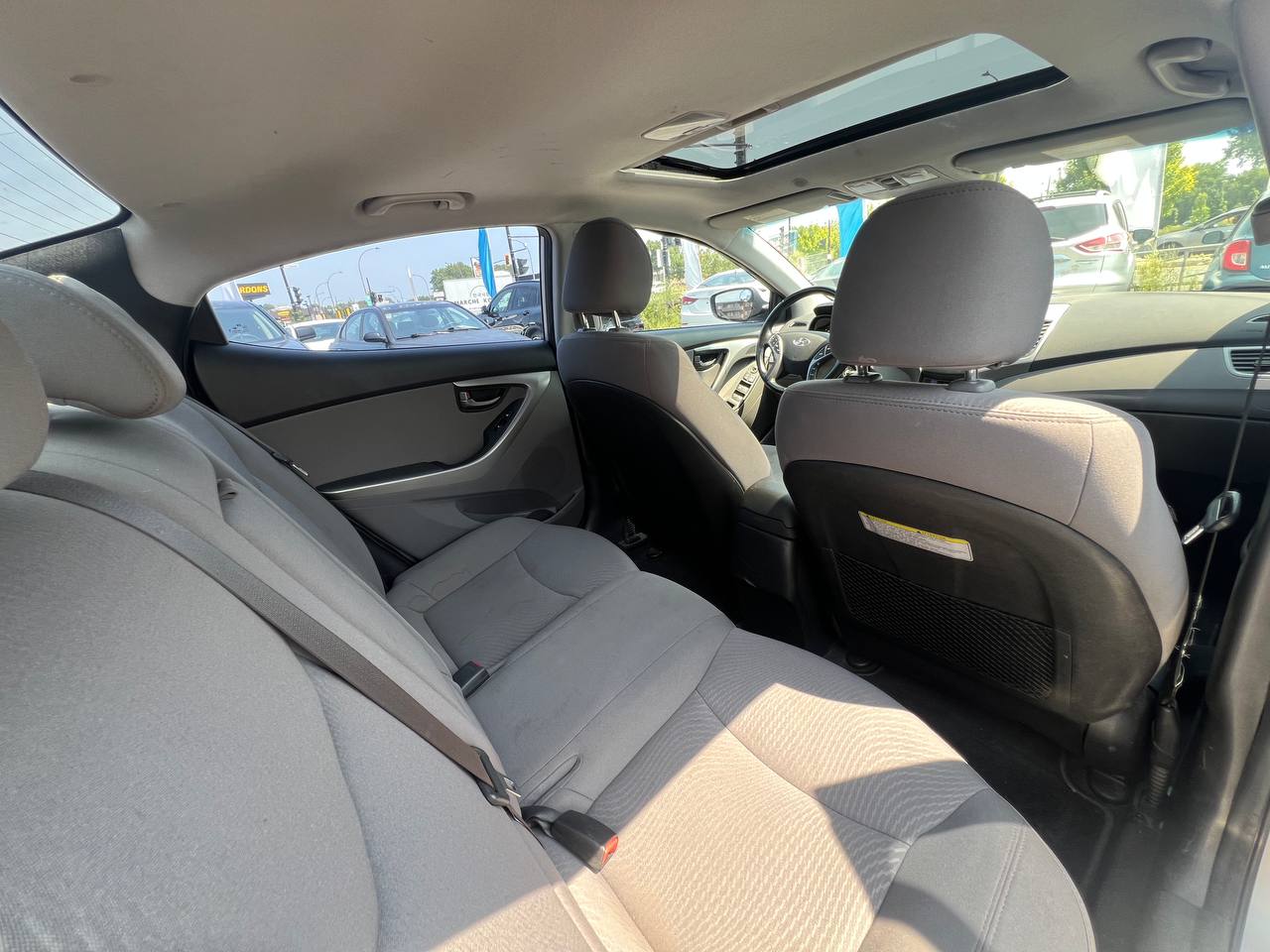2014 Hyundai Elantra GLS**SAAQ CERTIFIEE**Toit Ouvrant**CAMERA DE RECULE**SIEGES CHAUFFANTS**MAGS**Bas Kilometrage**Un PropriÉtaire** Main Image