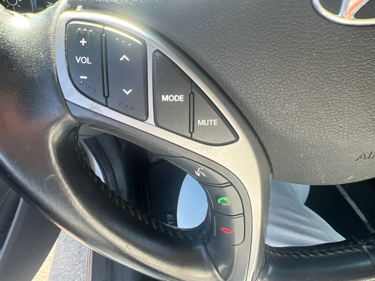 2014 Hyundai Elantra GLS**SAAQ CERTIFIEE**Toit Ouvrant**CAMERA DE RECULE**SIEGES CHAUFFANTS**MAGS**Bas Kilometrage**Un PropriÉtaire** Main Image