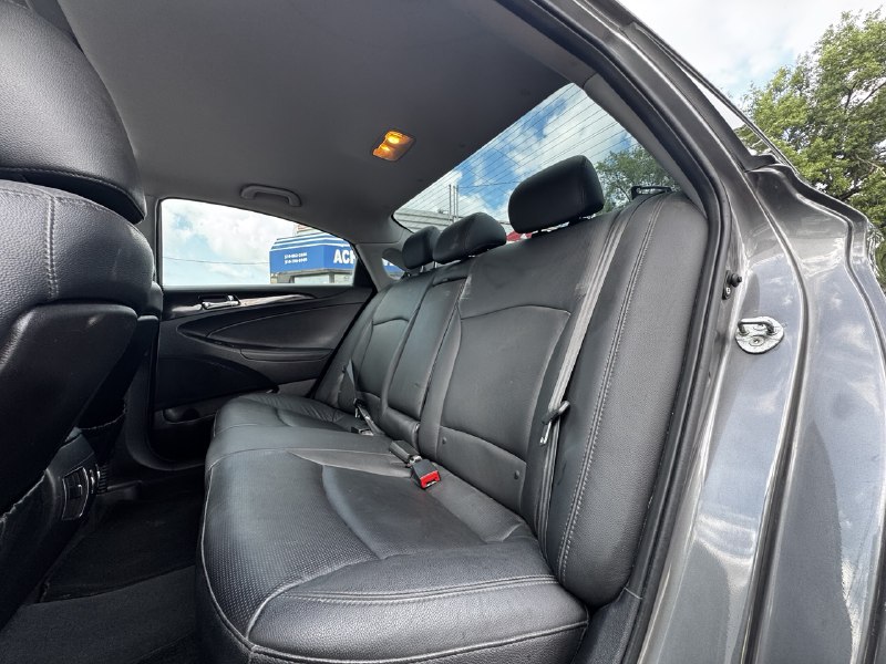 2011 Hyundai Sonata Limited**Un Proprietaire**CUIR**TOIT OUVRANT**SIEGES CHAUFFNATS**MAGS** Main Image
