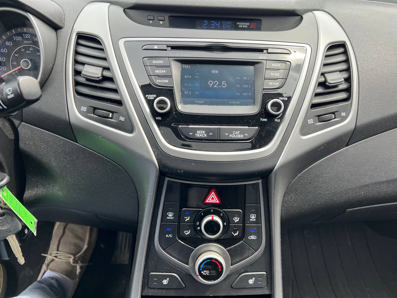 2016 Hyundai Elantra Sport Appearance**SAAQ CERTIFIEE**Toit Ouvrant**CAMERA DE RECULE**SIEGES CHAUFFANTS**MAGS** Main Image