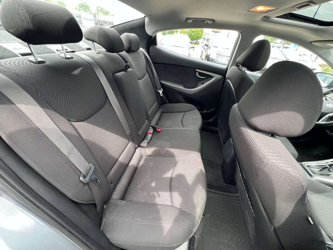 2016 Hyundai Elantra Sport Appearance**SAAQ CERTIFIEE**Toit Ouvrant**CAMERA DE RECULE**SIEGES CHAUFFANTS**MAGS** Main Image