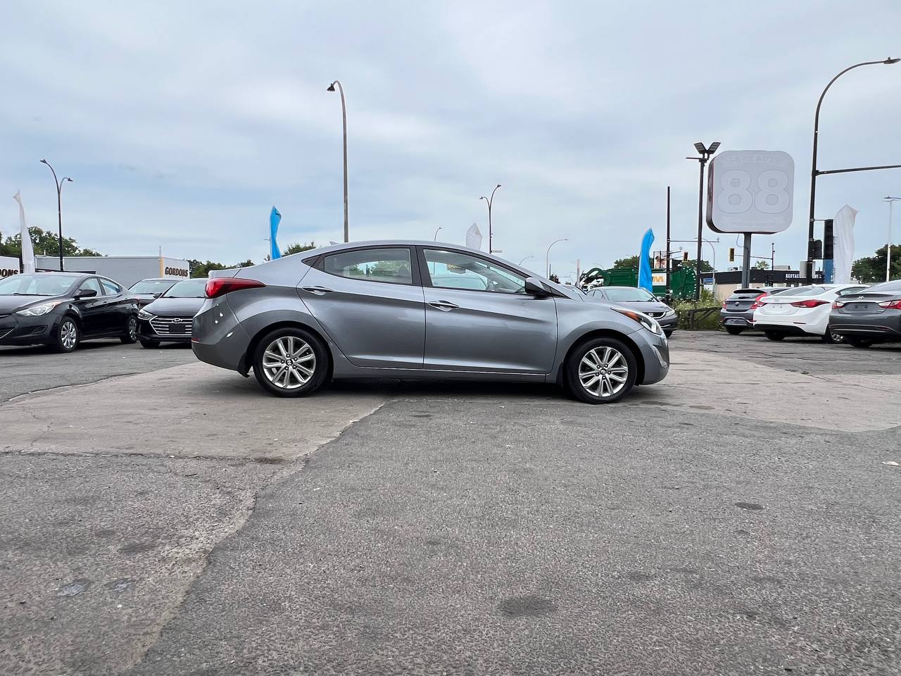 2016 Hyundai Elantra Sport Appearance**SAAQ CERTIFIEE**Toit Ouvrant**CAMERA DE RECULE**SIEGES CHAUFFANTS**MAGS** Main Image