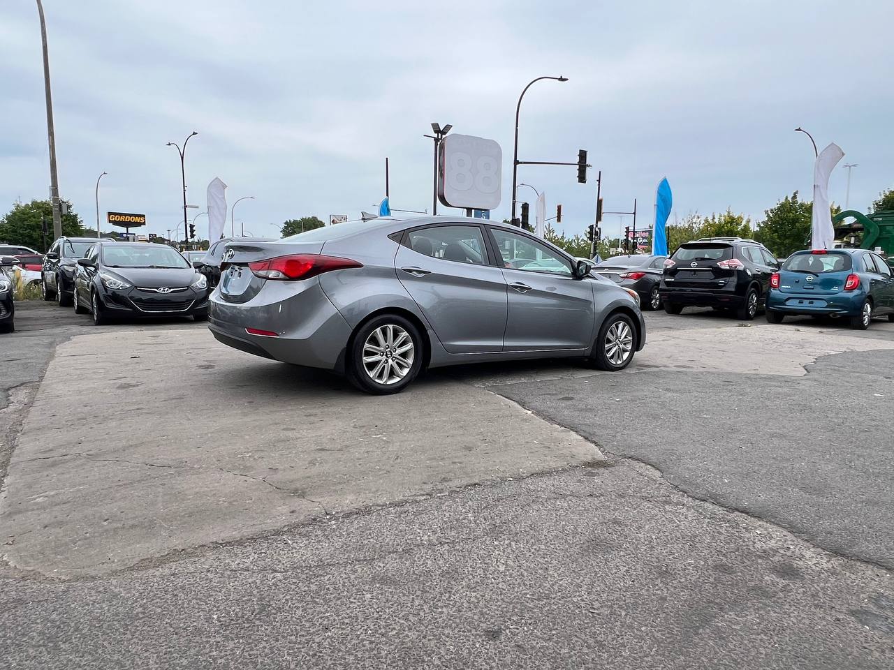 2016 Hyundai Elantra Sport Appearance**SAAQ CERTIFIEE**Toit Ouvrant**CAMERA DE RECULE**SIEGES CHAUFFANTS**MAGS** Main Image