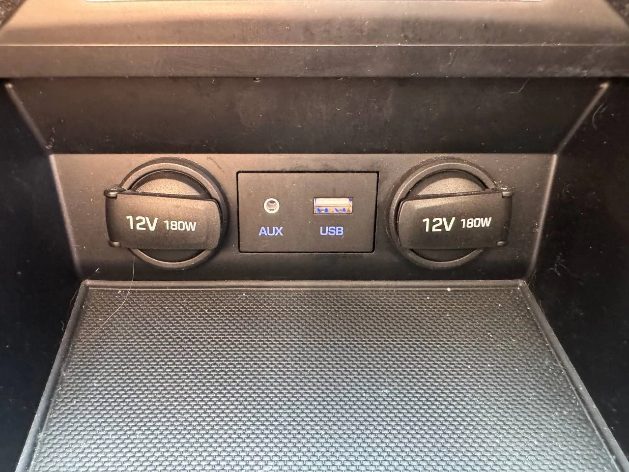 2017 Hyundai Elantra LE Image principale