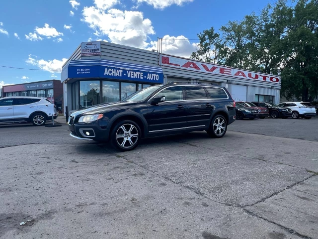 Volvo XC70 T6**AWD  Toit Ouvrant**ALERTE D'ANGLE MORT**SIEGES EN CUIR**SIEGES CHAUFFANTS**SIEGES CHAUFFANTS ARRIERE**MAGS** 2012
