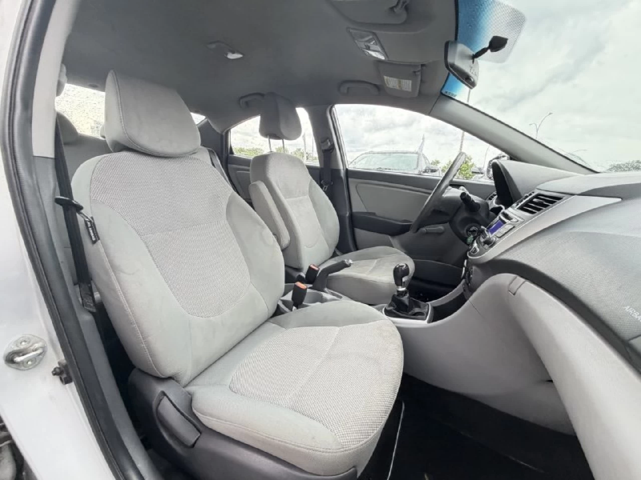 2014 Hyundai Accent L**PAS DE ROUILLE**BONNE CONDITION** Image principale
