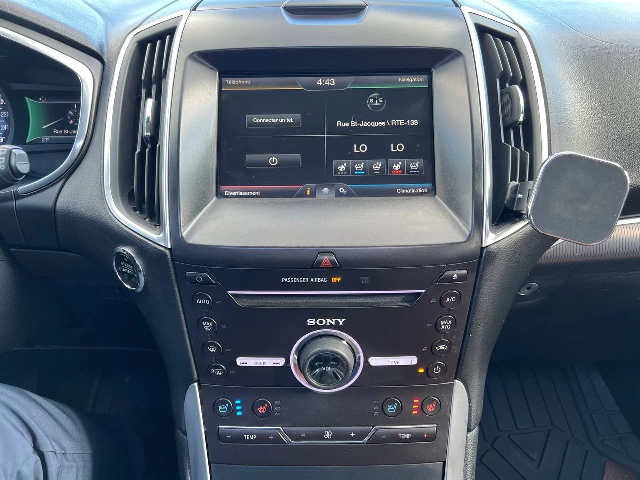 2015 Ford Edge TitaniumT**AWD**Toit Ouvrant Panaromique**ANGLE MORT**CamÉra de Recul**SIEGES EN CUIR**Navigation**SIEGES CHAUFFANTS**SIEGES CHAUFFANTS ARRIERE**SiÈges ventilÉs**VOLANT CHAUFFANTS**MAGS**dÉmarrage À distance** Image principale