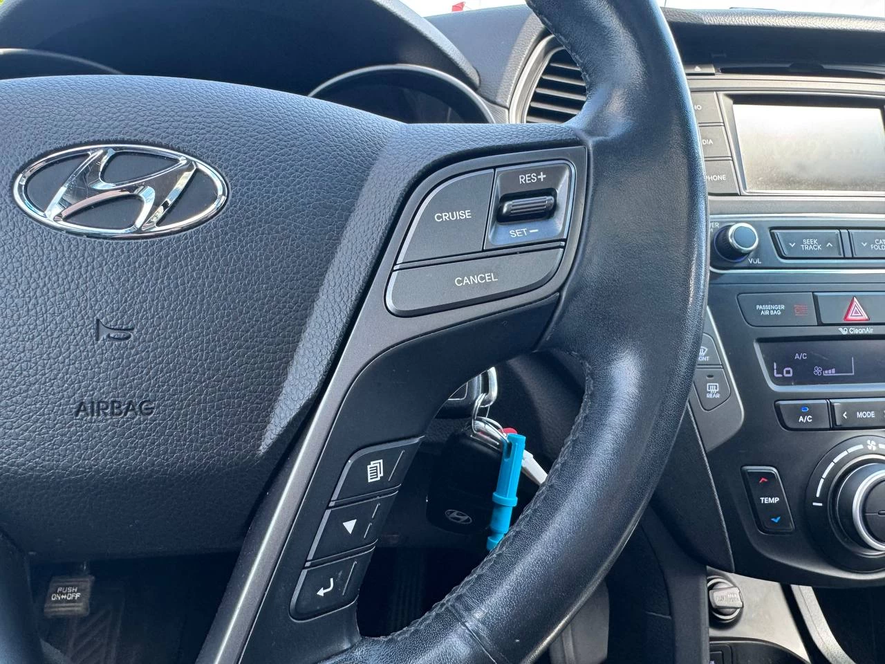 2017 Hyundai Santa Fe Sport SE**AWD**SAAQ CERTIFIEE**TOIT OUVRANT PANORAMIQUE**SIEGE EN CUIR**CAMERA DE RECUL**SIEGES CHAUFFNATS AVANT ET ARRIERE**Volant Chauffant**Alerte d'angle Mort**MAGS** Image principale