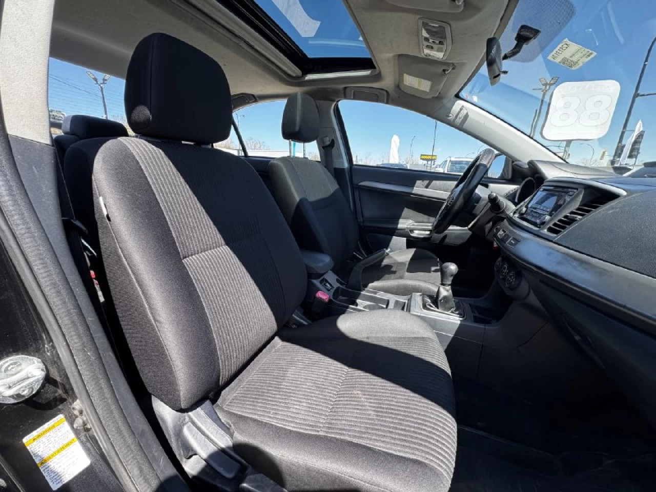 2015 Mitsubishi Lancer LIMITED**TOIT OUVRANT**SIEGES CHAUFFANTS**MAGS**AIRCLIM** Image principale
